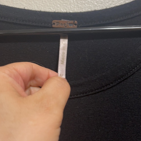 Poof Black Criss cross Shoulder Blouse 60%Cotton,35%Rayon,5%Spandex Size Medium - Picture 4 of 12